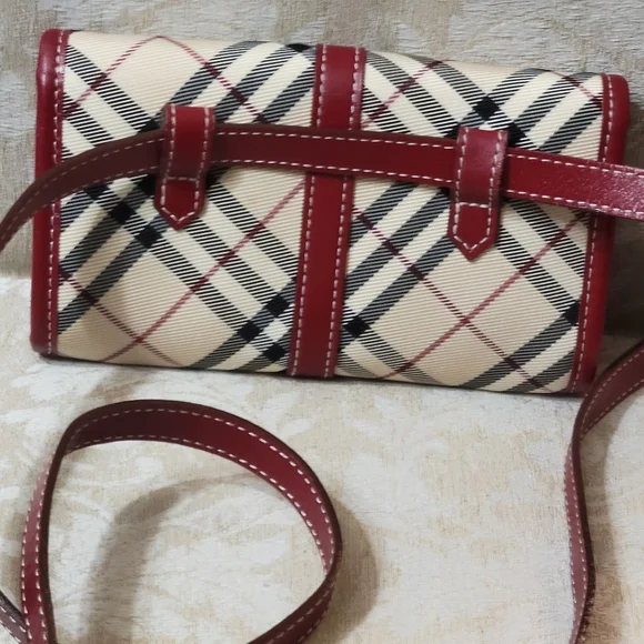 BURBERRY BLUE LAPEL CONVERTIBLE PURSE WALLET WAIST BAG